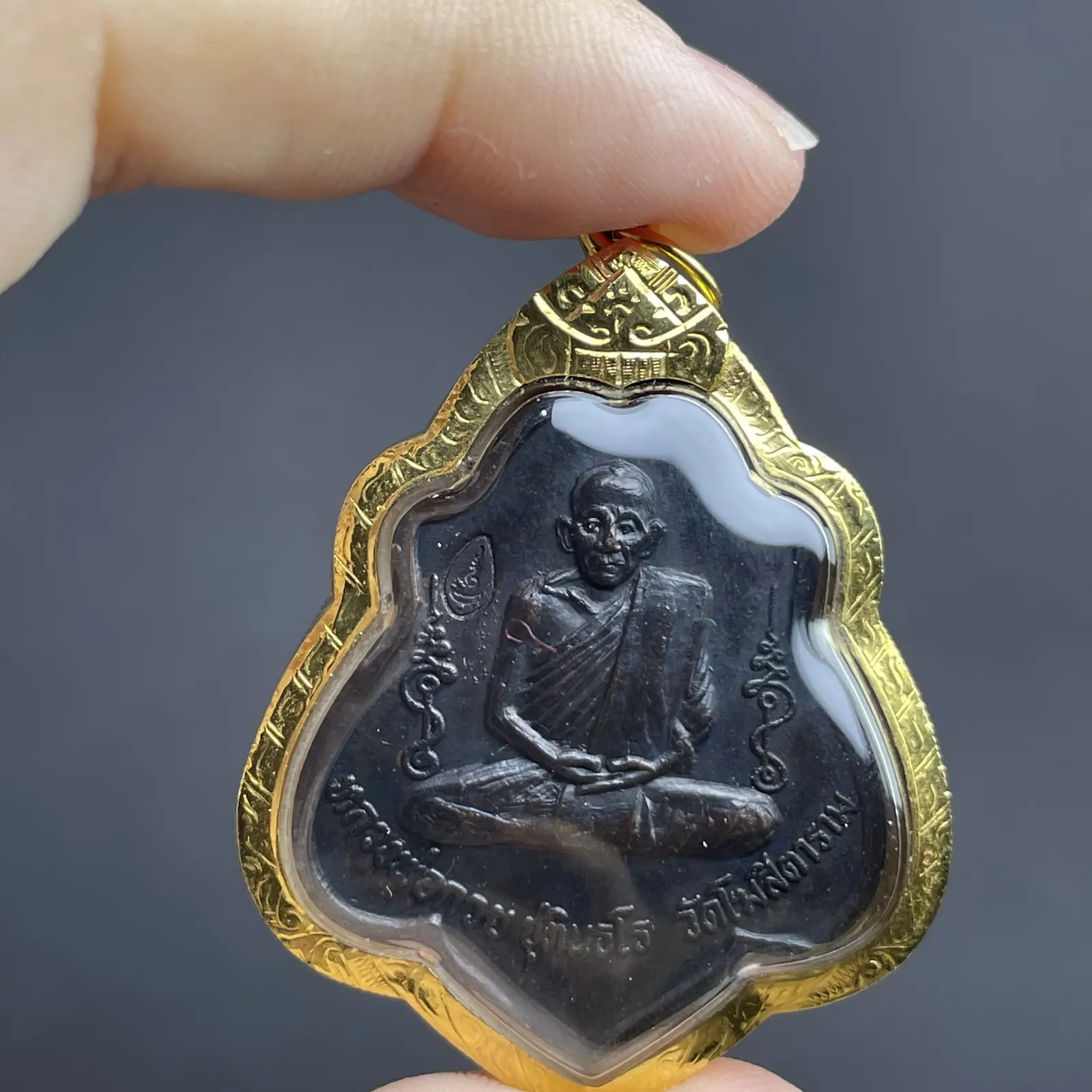 龙婆贵 第三期 结界埋界石纪念币 背三皈依符